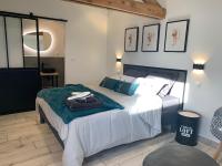 Kamer met Kingsize Bed en Uitzicht op de Tuin