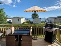 Lydstep Beach BayView 3-Bedroom Holiday Home - B&B