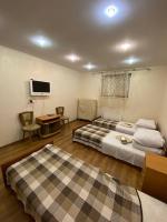 Camera Quadrupla Superior