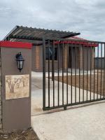 Elephant House, 2 bedroom House, Next to Pilanesberg and Sun City - Chambres d'hôtes Mogwase