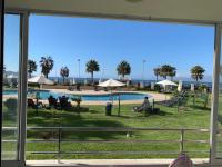 Primera línea frente al mar, con gran piscina. - B&B