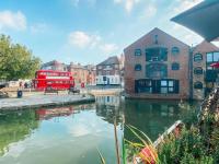 Riverside loft apartment - B&B Newport