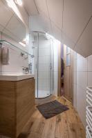 Dreibettzimmer mit eigenem Bad