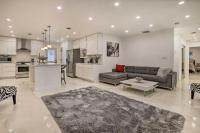 Renovated Griffith Family Home in Chicagoland Area - Ferienwohnung Griffith