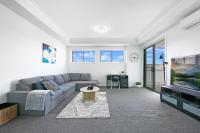 B&B Wentworthville - KOZYGURU WENTWORTHVILLE KOZY 2 BED 1 BATH APT STREET PARKING NWE049 - Bed and Breakfast Wentworthville