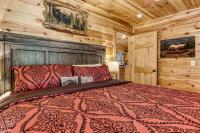 Bear Hugs, Free Tickets, Hot Tub, WIFI!!! - B&B Sevierville