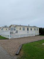 B&B Newquay - Modern Caravan on Newperran Holiday Park, Cornwall - Bed and Breakfast Newquay