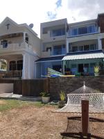 La Falaise Sea Front Villa - B&B