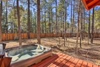 3-Cabin Pinetop Compound w/ Hot Tub & Yard - B&B Pinetop-Lakeside