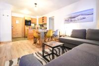 B&B Flaine - Newly redecorated 2-bed ski-in ski-out family apartment - Bed and Breakfast Flaine
