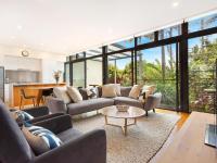 Kiah - nestled between Main & Belongil Beaches - B&B