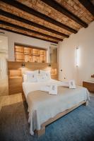 B&B Terrassa - Petit Luxe St. Pere - Bed and Breakfast Terrassa