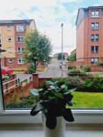 Stylish 2 bedroom Apartment / FREE Gated Parking - Ferienwohnung Glasgow
