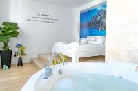 King Room with Spa Bath