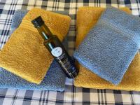 Habitación con cama extragrande y balcón