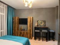 Luxury Triple Room Studio with balcon, Hnatyuka str. 3
