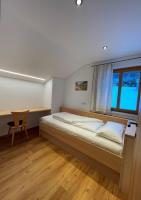 Three-Bedroom Apartment with Shower