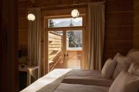 Deluxe Double Room with Balcony and Mountain View