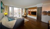 Chic 1Br Steps From Chinatown And Harbour - Bed and Breakfast Victoria