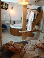 Le Maréchal Duplex - Appartement avec Jacuzzi - CAEN hyper Centre - B&B Caen