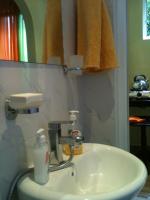 Driepersoonskamer met Kitchenette en Eigen Badkamer