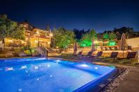 B&B Gerani - Villa Staras - With Private Heated Pool & Jacuzzi - Bed and Breakfast Gerani