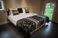 Superior Double Room with Private Bathroom and Garden View