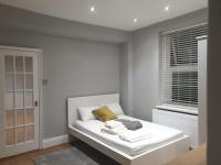 B&B Municipio de Barnet - Lovely 1 bedroom flat High Barnet 3 mins away - Bed and Breakfast Municipio de Barnet