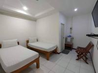 Twin Room with Private Bathroom