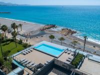 Appartement climatisé les pieds dans l'eau pour 6 personnes avec 1 suite parentale, 1 chambre double et 1 mini chambre Piscine sur le toit clim garage - B&B Villeneuve-Loubet