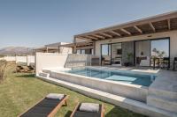 AKU Suites with private pools - Bed and Breakfast