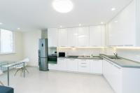 Апартаменты класса люкс на Осокорках Бажана 12 - B&B Kyiv