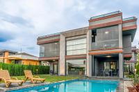 Andalus Villas NO ALCOHOL ALLOWED with Heated Pool - B&B