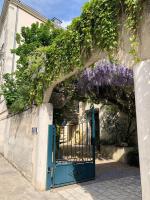 EXCEPTIONNEL PROPRIETE STANDING 90 m2 PARKING PRIVE BEL EXTERIEUR CENTRE VILLE CLIMATISE - B&B
