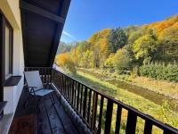 Suite mit Kingsize-Bett und Balkon