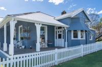 B&B Cessnock - High View Manor - *NEW* 3 Bed Federation with Spa - Bed and Breakfast Cessnock