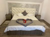 Deluxe Double Room with Shower