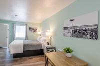 Queen Studio with Jetted Tub