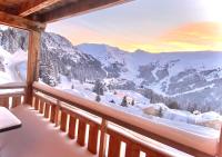 B&B Flaine - Vue panoramique sur les montagnes plein Sud - T2 Skis aux pieds, Piscine, Jacuzzi - Bed and Breakfast Flaine