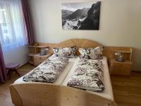 Apartment with Mountain View