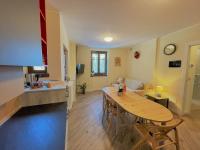 B&B Sondrio - Appartamento LaBaitaCase Contrada Pradella - Affitti Brevi Italia - Bed and Breakfast Sondrio