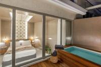 Suite with Hot Tub