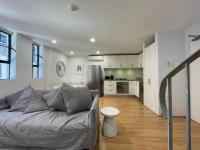 B&B Sydney - Modern 2 Bedroom Warehouse Conversion - Bed and Breakfast Sydney