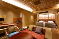 Superior Zweibettzimmer mit Tatami-Bereich und einer Badewanne im Freien
