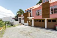 Hot Tub and Views over Central Queenstown - Entire Holiday House - Chambres d’hôtes Queenstown