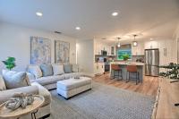 Walk to Restaurants: Sarasota Home w/ Lanai! - B&B Sarasota