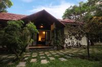 Deluxe Double Room (2 Adults + 1 Child)