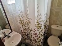 Deluxe Room (2 Adults + 1 Child)