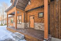 The Fox House Luxe Lincoln Home with Hot Tub - Ferienwohnung