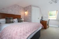 Family Suite with Mountain and Garden View